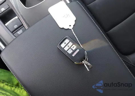 2022 Honda Accord Hybrid Sport z USA, uszkodzony, nr VIN 1HGCV3F21NA040387